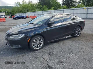 2015 Chrysler 200 S z VIN 1C3CCCBB9FN585794, wystawiony jako Copart lot #57672205 z przebiegiem 155 468 mil mil oraz Szkoda całkowita • Salvage title. Historia ofert i sprzedaży dostępna na DreamBid. Obrazek 1.