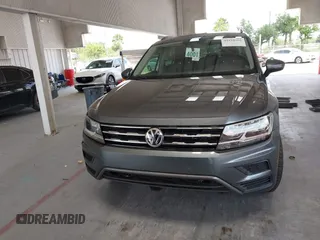 2021 Volkswagen Tiguan S z VIN 3VV1B7AX0MM030915, wystawiony jako IAAI lot #42198262 z przebiegiem 47 500 mil mil oraz . Historia ofert i sprzedaży dostępna na DreamBid. Obrazek 12.