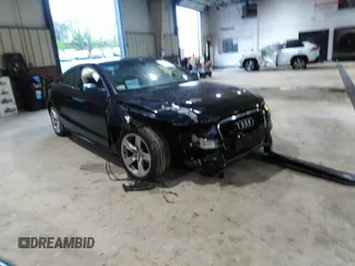 2016 Audi A5 Premium z VIN WAUD2AFR5GA002447, wystawiony jako IAAI lot #41977173 z przebiegiem 72 173 mil mil oraz . Historia ofert i sprzedaży dostępna na DreamBid. Obrazek 1.