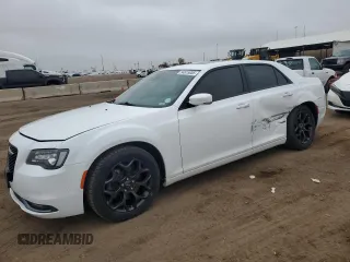 2019 Chrysler 300 S z VIN 2C3CCAGG7KH701361, wystawiony jako Copart lot #54515055 z przebiegiem 56 658 mil mil oraz Szkoda całkowita • Salvage title. Historia ofert i sprzedaży dostępna na DreamBid. Obrazek 1.