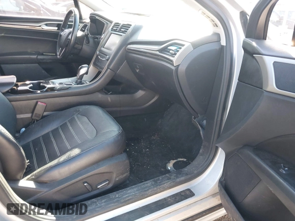 2015 Ford Fusion SE with VIN 3FA6P0HD1FR295718, listed as a IAAI auction lot 42078151 with 1 mi miles. Bid and sale history available at carsss.com. Image 5.