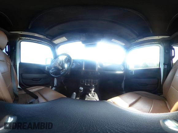 2021 Jeep Wrangler Unlimited Sahara z VIN 1C4JJXP6XMW840844, wystawiony jako IAAI lot #42152271 z przebiegiem 68 209 mil mil oraz . Historia ofert i sprzedaży dostępna na DreamBid. Obrazek 18.