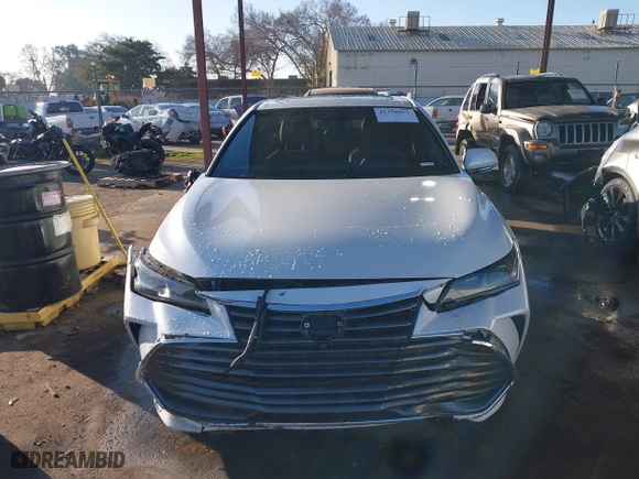 2019 Toyota Avalon Hybrid Limited with VIN 4T1B21FB2KU010215, listed as a IAAI auction lot 41358015 with 58,342 mi miles. Bid and sale history available at carsss.com. Image 12.