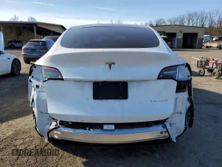 2022 Tesla Model Y Long Range z VIN 7SAYGDEE1NF435518, wystawiony jako Copart lot #48848535 z przebiegiem 41 586 mil mil oraz Szkody całkowita. Historia ofert i sprzedaży dostępna na DreamBid. Obrazek 6.