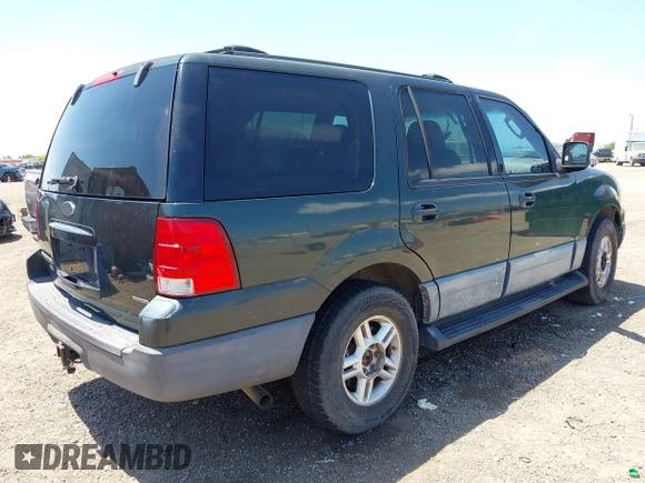 2004 Ford Expedition Special Service with VIN 1FMPU16L74LA64899, listed as a IAAI auction lot 41964679 with 178,369 mi miles. Bid and sale history available at carsss.com. Image 4.