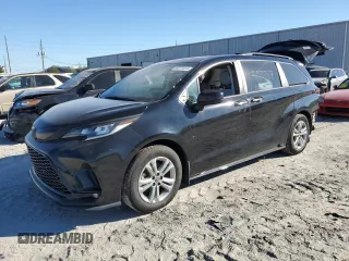 2021 Toyota Sienna XSE with VIN 5TDDSKFC4MS003141, listed as a Copart auction lot 86877074 with 95,297 mi miles and Salvage Title. Bid and sale history available at carsss.com. Image 1.