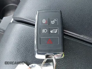 2021 Land Rover Range Rover Velar R-Dynamic S z VIN SALYT2EX9MA315965, wystawiony jako IAAI lot #42344448 z przebiegiem 66 819 mil mil oraz . Historia ofert i sprzedaży dostępna na DreamBid. Obrazek 11.