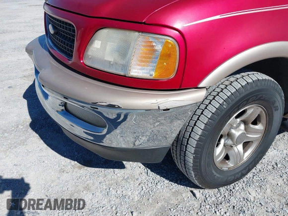 1998 Ford Expedition XLT with VIN 1FMRU17L1WLA47560, listed as a IAAI auction lot 41714605 with 121,523 mi miles. Bid and sale history available at carsss.com. Image 13.