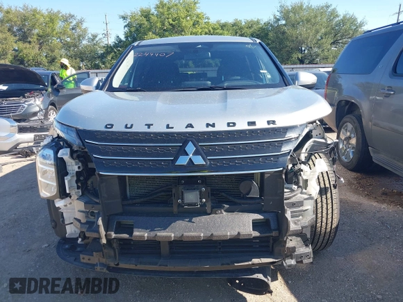 2024 Mitsubishi Outlander ES z VIN JA4J3UA8XRZ015082, wystawiony jako IAAI lot #42244407 z przebiegiem 18 885 mil mil oraz . Historia ofert i sprzedaży dostępna na DreamBid. Obrazek 13.