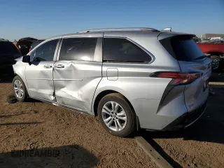 2024 Toyota Sienna Platinum z VIN 5TDESKFC8RS128364, wystawiony jako Copart lot #77888984 z przebiegiem 10 929 mil mil oraz Szkoda całkowita • Salvage title. Historia ofert i sprzedaży dostępna na DreamBid. Obrazek 2.