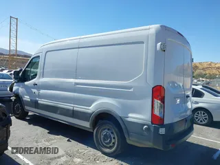 2016 Ford Transit z VIN 1FTYE2CM6GKA15762, wystawiony jako IAAI lot #41338363 z przebiegiem Nie podano mil oraz . Historia ofert i sprzedaży dostępna na DreamBid. Obrazek 14.