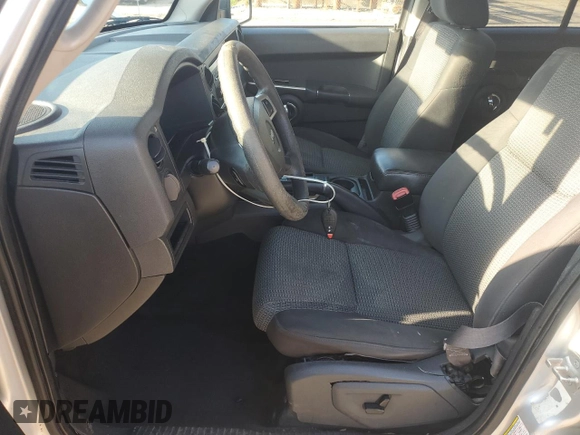 2010 Jeep Commander Sport with VIN 1J4RG4GK4AC125711, listed as a Copart auction lot 60369545 with 209,522 mi miles and Clean title. Bid and sale history available at DreamBid. Image 7.
