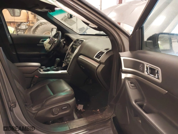 2014 Ford Explorer XLT with VIN 1FM5K8D81EGB57934, listed as a IAAI auction lot 41755203 with 138,265 mi miles. Bid and sale history available at carsss.com. Image 5.