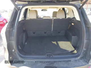 2017 Ford Escape Titanium with VIN 1FMCU0J92HUA26226, listed as a IAAI auction lot 41423259 with 111,076 mi miles. Bid and sale history available at carsss.com. Image 17.