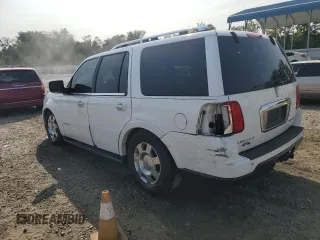 2006 Lincoln Navigator Luxury with VIN 5LMFU28596LJ05811, listed as a Copart auction lot 70048584 with 214,952 mi miles and Salvage Title. Bid and sale history available at carsss.com. Image 2.