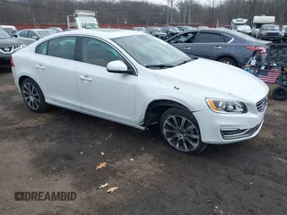2017 Volvo S60 Inscription z VIN LYV402TK3HB196430, wystawiony jako IAAI lot #41301147 z przebiegiem 20 188 mil mil oraz . Historia ofert i sprzedaży dostępna na DreamBid. Obrazek 1.