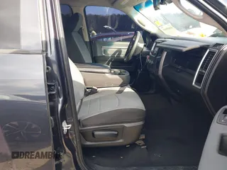 2021 Ram 1500 SLT z VIN 1C6RR7LG6MS532286, wystawiony jako IAAI lot #41609660 z przebiegiem 64 377 mil mil oraz . Historia ofert i sprzedaży dostępna na DreamBid. Obrazek 5.