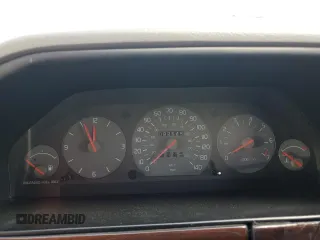 1995 Volvo 960 z VIN YV1KW9617S1025139, wystawiony jako Copart lot #74299394 z przebiegiem 92 545 mil mil oraz Szkody całkowita. Historia ofert i sprzedaży dostępna na DreamBid. Obrazek 9.