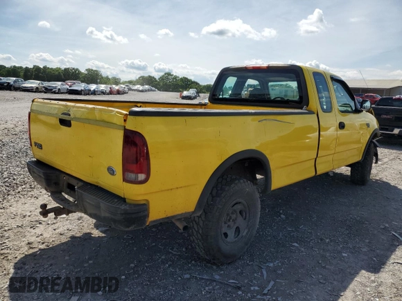 2003 Ford F-150 XL z VIN 2FTRX18W53CA92348, wystawiony jako Copart lot #56222285 z przebiegiem 266 068 mil mil oraz Szkoda całkowita • Salvage title. Historia ofert i sprzedaży dostępna na DreamBid. Obrazek 3.