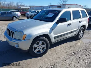 2005 Jeep Grand Cherokee Laredo with VIN 1J4HR48N65C537469, listed as a IAAI auction lot 41676555 with 226,084 mi miles. Bid and sale history available at carsss.com. Image 2.