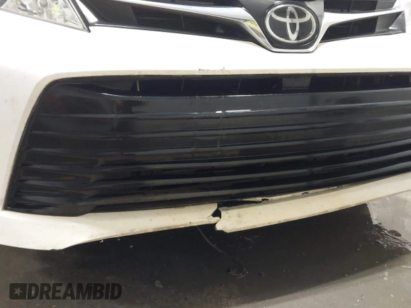 2018 Toyota Sienna LE Auto Access Seat with VIN 5TDKZ3DC4JS922290, listed as a IAAI auction lot 41615724 with 100,632 mi miles. Bid and sale history available at carsss.com. Image 6.