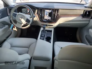 2021 Volvo XC60 Momentum z VIN YV4102DK0M1841812, wystawiony jako Copart lot #42365255 z przebiegiem 26 441 mil mil oraz Szkoda całkowita • Salvage title. Historia ofert i sprzedaży dostępna na DreamBid. Obrazek 8.
