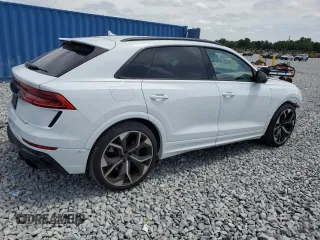 2024 Audi RS Q8 z VIN WU1ARBF17RD000253, wystawiony jako Copart lot #53787575 z przebiegiem 10 792 mil mil oraz Szkoda całkowita • Salvage title. Historia ofert i sprzedaży dostępna na DreamBid. Obrazek 3.