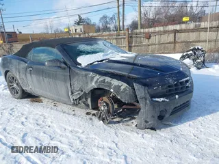 2013 Chevrolet Camaro LT z VIN 2G1FB3D37D9146166, wystawiony jako IAAI lot #41331900 z przebiegiem 92 617 mil mil oraz . Historia ofert i sprzedaży dostępna na DreamBid. Obrazek 1.