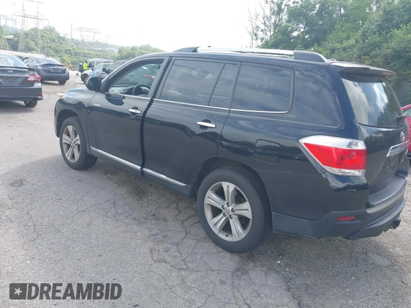 2013 Toyota Highlander Limited z VIN 5TDDK3EH4DS195650, wystawiony jako IAAI lot #42667439 z przebiegiem 136 105 mil mil oraz . Historia ofert i sprzedaży dostępna na DreamBid. Obrazek 3.