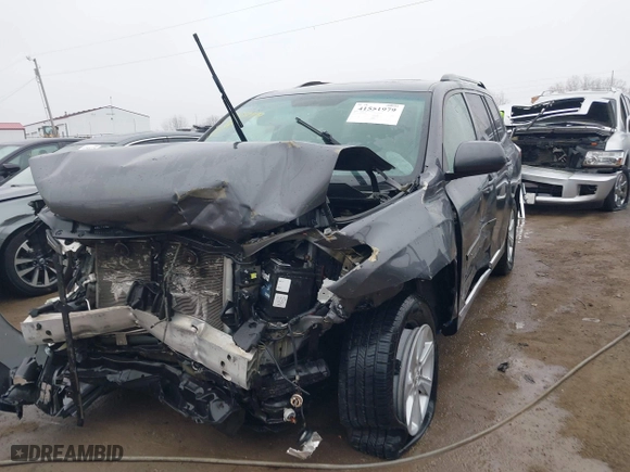 2011 Toyota Highlander with VIN 5TDBK3EH6BS069956, listed as a IAAI auction lot 41551979 with 140,233 mi miles. Bid and sale history available at carsss.com. Image 17.