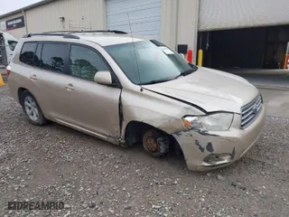 2008 Toyota Highlander with VIN JTEDS41A682019853, listed as a IAAI auction lot 41856615 with 157,215 mi miles. Bid and sale history available at carsss.com. Image 1.