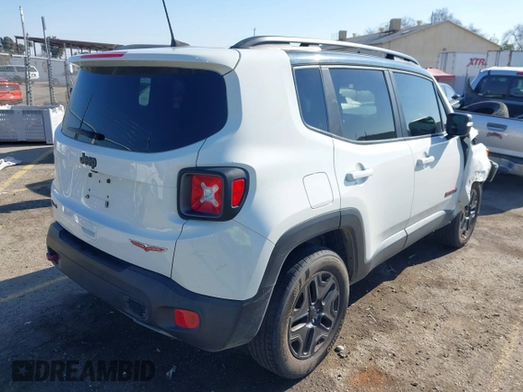 2018 Jeep Renegade Trailhawk with VIN ZACCJBCB7JPH42314, listed as a IAAI auction lot 41436327 with 77,834 mi miles. Bid and sale history available at carsss.com. Image 4.