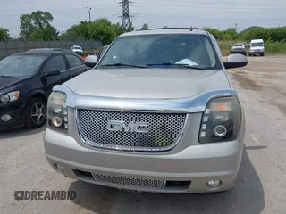2009 GMC Yukon Denali z VIN 1GKFK03259R190845, wystawiony jako IAAI lot #42427026 z przebiegiem 136 713 mil mil oraz . Historia ofert i sprzedaży dostępna na DreamBid. Obrazek 12.