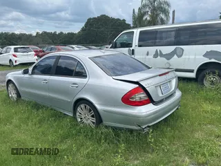 2007 Mercedes-Benz E 350 z VIN WDBUF56XX7B076632, wystawiony jako Copart lot #59032795 z przebiegiem 130 410 mil mil oraz Szkoda całkowita • Salvage title. Historia ofert i sprzedaży dostępna na DreamBid. Obrazek 3.