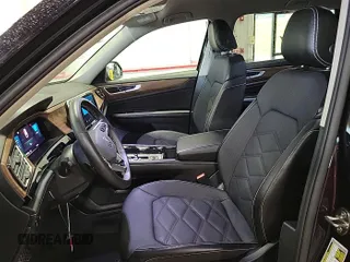 2024 Volkswagen Atlas SE with VIN 1V2HR2CA0RC555310, listed as a IAAI auction lot 42726962 with 18,978 mi miles and . Bid and sale history available at DreamBid. Image 7.