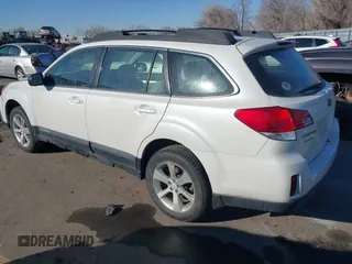 2014 Subaru Outback 2.5i with VIN 4S4BRBAC7E3271755, listed as a IAAI auction lot 41422901 with 139,510 mi miles. Bid and sale history available at carsss.com. Image 3.