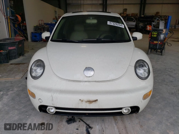 2005 Volkswagen New Beetle Coupe GLS with VIN 3VWCR31C95M402615, listed as a Copart auction lot 87326254 with 159,843 mi miles and Salvage Title. Bid and sale history available at carsss.com. Image 5.