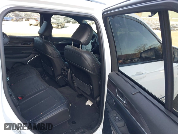 2024 Jeep Grand Cherokee with VIN 1C4RJYB63R8510782, listed as a IAAI auction lot 40878374 with 2,396 mi miles and . Bid and sale history available at DreamBid. Image 8.