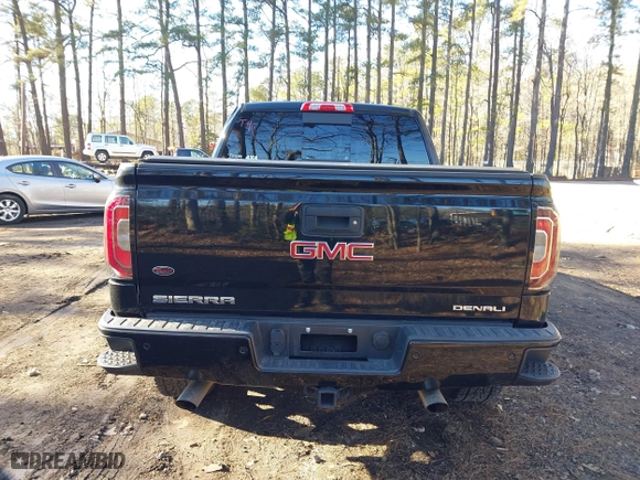 2018 GMC Sierra 1500 Denali with VIN 3GTU2PEJ5JG308087, listed as a IAAI auction lot 41343443 with 108,644 mi miles. Bid and sale history available at carsss.com. Image 15.