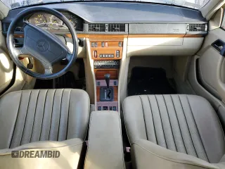 1992 Mercedes-Benz 300 z VIN WDBEB28E0NB554872, wystawiony jako Copart lot #82578764 z przebiegiem 382 968 mil mil oraz Nie do naprawy • Non repairable. Historia ofert i sprzedaży dostępna na DreamBid. Obrazek 8.