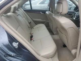 2013 Mercedes-Benz C 300 Sport z VIN WDDGF8AB9DR272176, wystawiony jako Copart lot #57334095 z przebiegiem 125 027 mil mil oraz Szkoda całkowita • Salvage title. Historia ofert i sprzedaży dostępna na DreamBid. Obrazek 10.