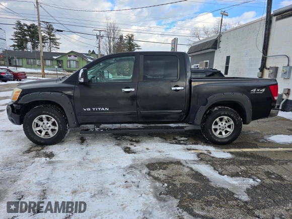 2005 Nissan Titan LE with VIN 1N6AA07B85N550031, listed as a Copart auction lot 43530985 with 165,496 mi miles and Clean Title. Bid and sale history available at carsss.com. Image 2.