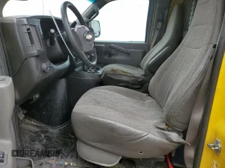 2017 Chevrolet Express Cargo z VIN 1GCWGAFF6H1336863, wystawiony jako Copart lot #54411295 z przebiegiem 267 223 mil mil oraz Szkoda całkowita • Salvage title. Historia ofert i sprzedaży dostępna na DreamBid. Obrazek 7.