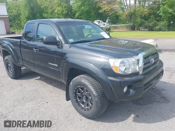 2010 Toyota Tacoma z VIN 5TEUU4EN4AZ743120, wystawiony jako IAAI lot #42342340 z przebiegiem 121 546 mil mil oraz . Historia ofert i sprzedaży dostępna na DreamBid. Obrazek 1.