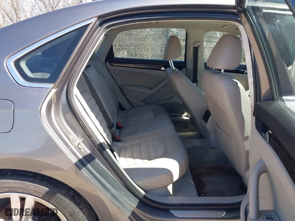 2015 Volkswagen Passat 2.0L TDI SEL Premium with VIN 1VWCV7A35FC041972, listed as a IAAI auction lot 41980544 with 110,797 mi miles. Bid and sale history available at carsss.com. Image 8.
