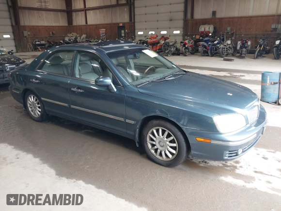 2005 Hyundai XG with VIN KMHFU45E35A414283, listed as a IAAI auction lot 42211359 with 101,869 mi miles. Bid and sale history available at carsss.com. Image 1.