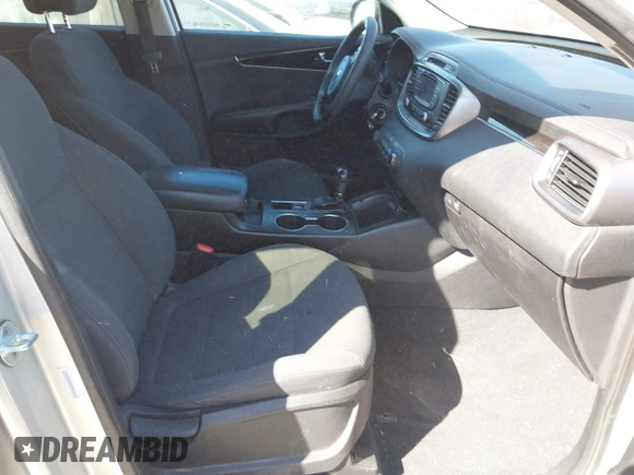 2016 Kia Sorento LX with VIN 5XYPG4A38GG022276, listed as a IAAI auction lot 41672907 with 201,417 mi miles. Bid and sale history available at carsss.com. Image 5.