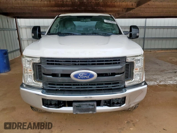 2017 Ford F-250 Lariat z VIN 1FT7W2B6XHEE08322, wystawiony jako Copart lot #62522455 z przebiegiem 175 010 mil mil oraz Czysty tytuł • Clean title. Historia ofert i sprzedaży dostępna na DreamBid. Obrazek 5.