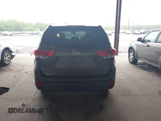 2017 Toyota Highlander LE z VIN 5TDBZRFH6HS386710, wystawiony jako IAAI lot #42226567 z przebiegiem 64 773 mil mil oraz . Historia ofert i sprzedaży dostępna na DreamBid. Obrazek 16.