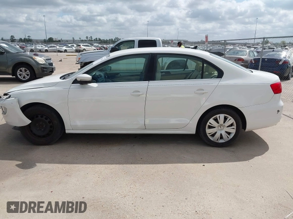 2013 Volkswagen Jetta SE with VIN 3VWDX7AJ1DM367499, listed as a IAAI auction lot 41762284 with 120,554 mi miles and . Bid and sale history available at DreamBid. Image 15.